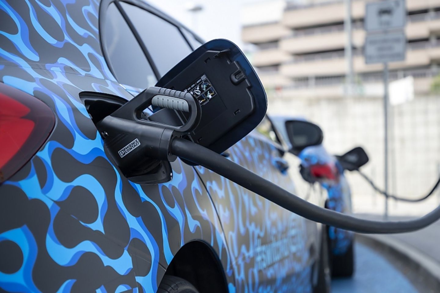 Die Mercedes A-Klasse PHEV kann jetzt erstmals mit Gleichstrom geladen werden