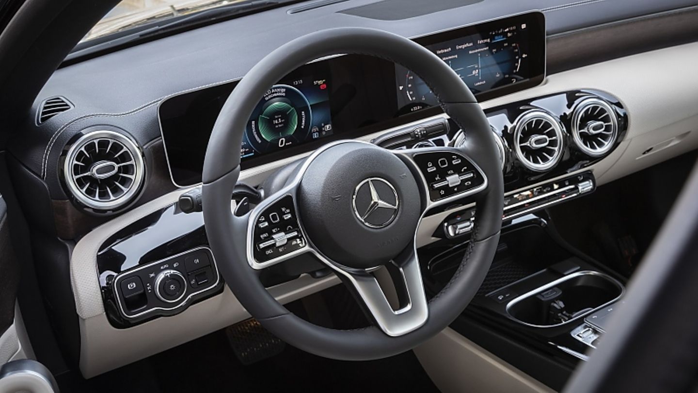 Das Cockpit entspricht dem der A-Klasse