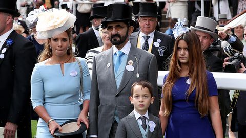 Der Emir von Dubai mit seiner Frau, Prinzessin Haya, und den beiden Kindern 2018 beim Pferderennen in Ascot