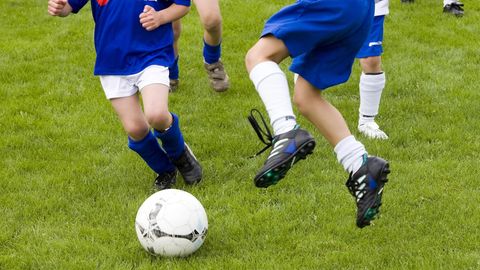 nachrichten aus deutschland kinder beim fußballspielen