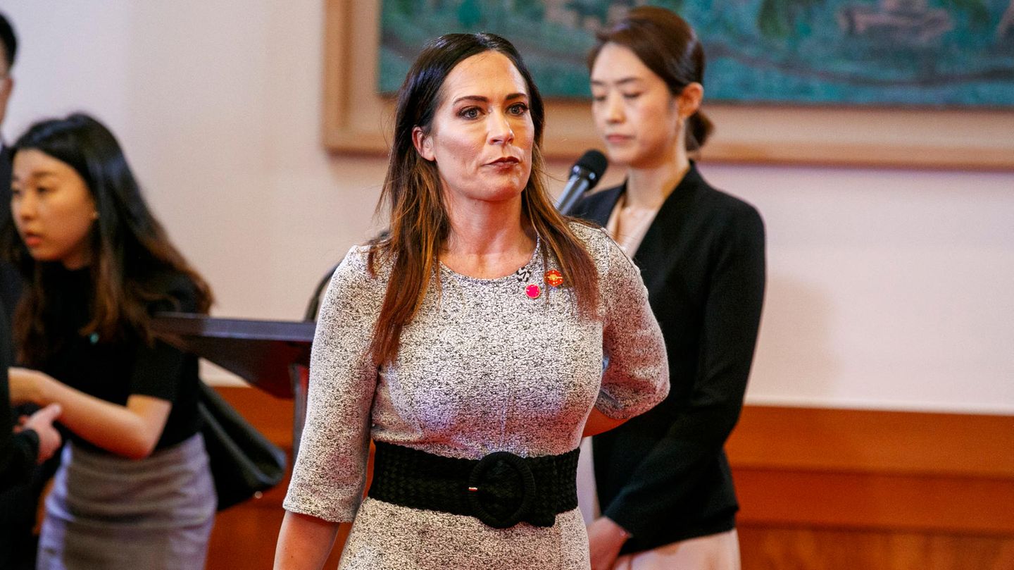 Stephanie Grisham, Pressesprecherin des Weißen Hauses, auf dem Weg zu einer Pressekonferenz von US-Präsident Trump