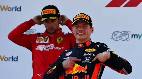 Charles Leclerc und Max Verstappen bei der Siegerehrung in Österreich