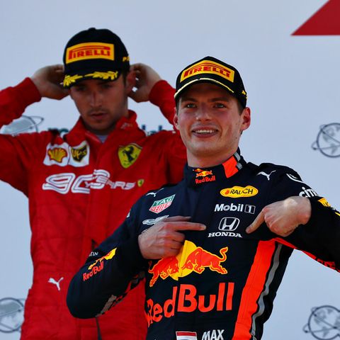 Charles Leclerc und Max Verstappen bei der Siegerehrung in Österreich
