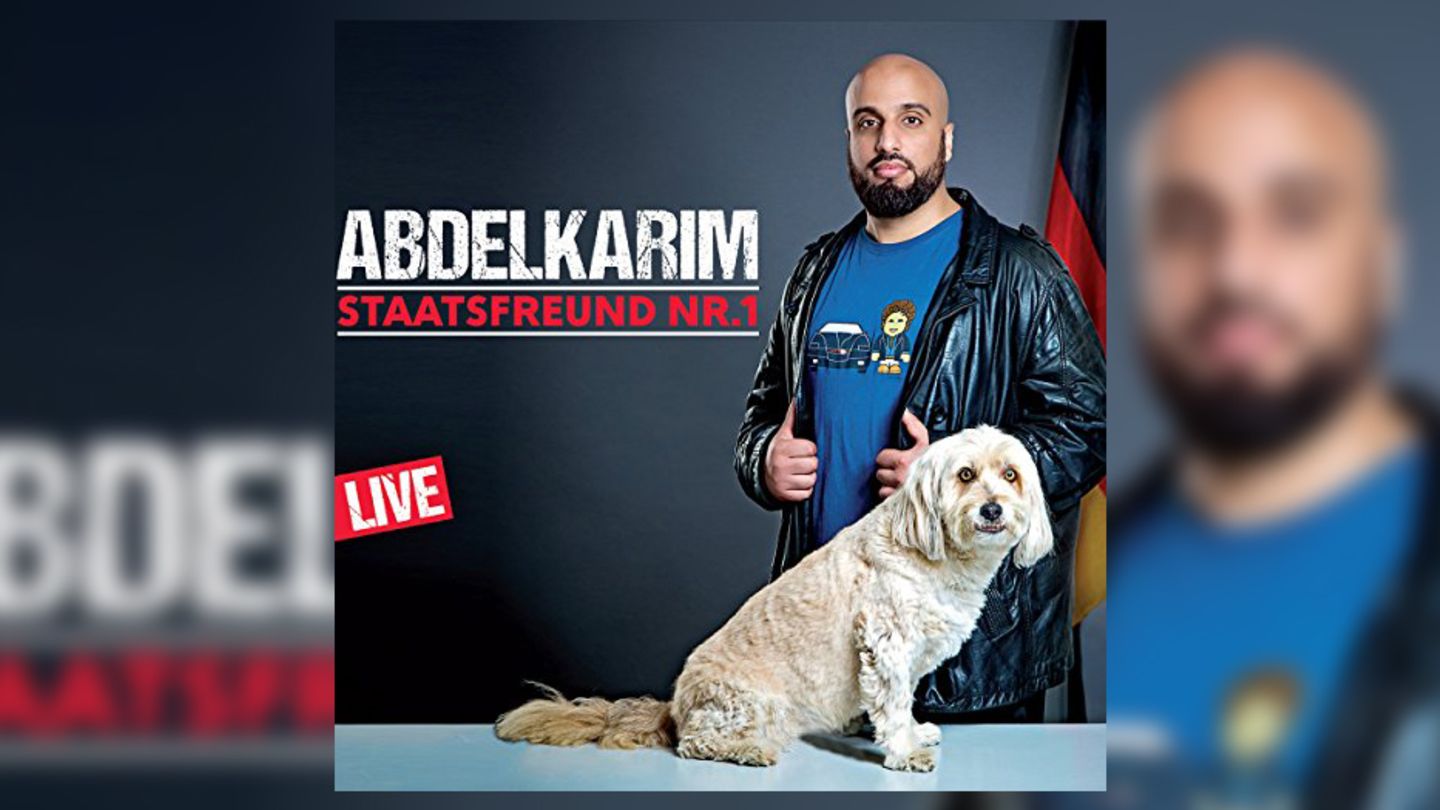 Humor für die Ohren: Seine Erfolgsliste ist lang: Deutscher Fernsehpreis in der Kategorie "Beste Information" für das Politik-Format "Endlich Klartext!", Stammgast in TV-Sendungen wie der "heute show" oder "Die Anstalt", dazu eine vielerorts ausverkaufte Tour. Abdelkarim gehört inzwischen zur absoluten Comedy-Elite im deutschen Stand-up. Sein Soloprogramm "Staatsfreund Nr. 1 – Live" zeigt warum. Ihr findet es ihr hier bei audible.de. Seine Erfolgsliste ist lang: Deutscher Fernsehpreis in der Kategorie "Beste Information" für das Politik-Format "Endlich Klartext!", Stammgast in TV-Sendungen wie der "heute show" oder "Die Anstalt", dazu eine vielerorts ausverkaufte Tour. Abdelkarim gehört inzwischen zur absoluten Comedy-Elite im deutschen Stand-up. Sein Soloprogramm "Staatsfreund Nr. 1 – Live" zeigt warum. Ihr findet es ihr hier bei audible.de.