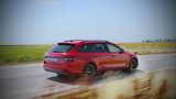 Der Skoda Superb Combi ist mit 4,862 Metern Länge um 0,7 Millimeter kürzer als die Limousine