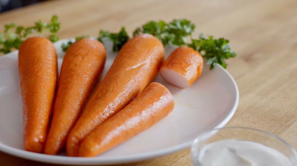 Die Fastfood-Kette Arby's will Gemüse aus Fleisch testen. Hier im Bild eine "Marrot" - eine Karotte aus Putenbrust