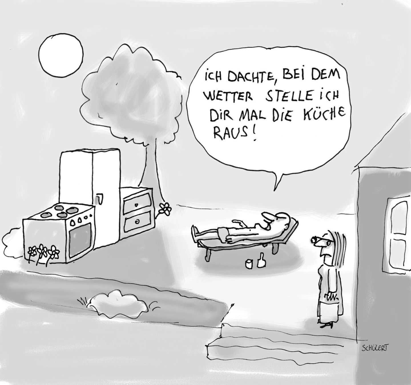Ein Cartoon zeigt einen Mann auf einer Gartenliege, der für seine Frau die Küche in den garten gestellt hat.