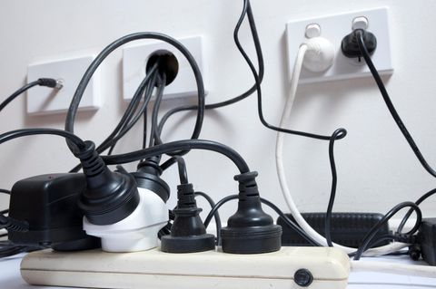Die Kabel verstecken für mehr Ordnung