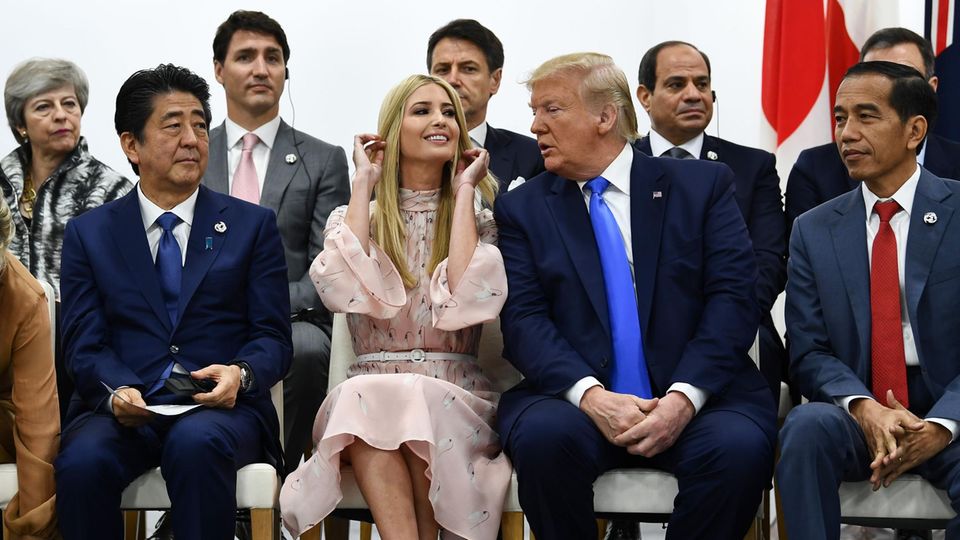 Ivanka Trump neben ihrem Vater Donald Trump beim G20-Gipfel in Osaka, Japan