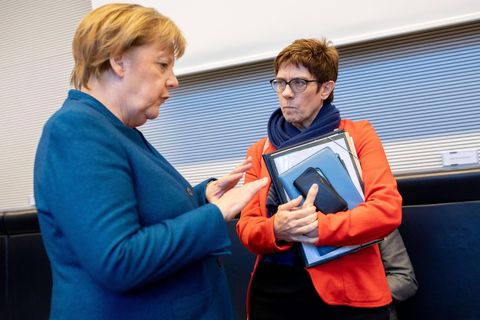 CDU-Parteichefin Annegret Kramp-Karrenbauer und Bundeskanzlerin Angela Merkel