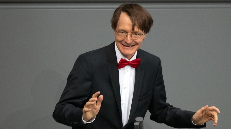 SPD-Gesundheitsexperte Karl Lauterbach spricht im Bundestag