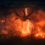 Nach Teenie-Dramen, Grusel-Einlagen und legendären Kampfszenen gelingt es ihnen, dank der Kräfte von Eleven, das Portal erneut zu schließen. Jedoch nicht ohne Verluste: Wills neuer Stiefvater in spe opfert sich und wird von einem Demodog getötet. Dass das noch nicht das Ende war, zeigt die letzte Szene von Staffel 2: Alle sind happy bei dem Abschlussball der Schule, doch dann dreht sich das Bild und wir sehen die "Upside Down"-Version des Geländes. Die Parallelwelt existiert weiter, auch wenn das Tor wieder geschlossen ist.