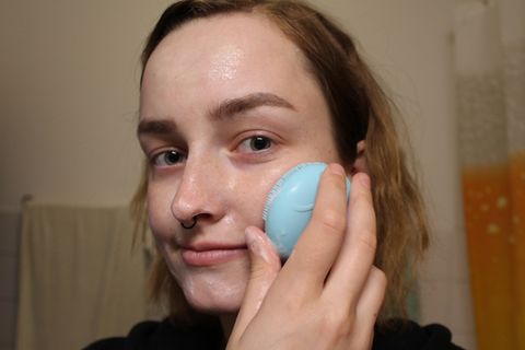 Selbstversuch: Ich teste die innovative Reinigungsbürste "Foreo Luna Fofo"