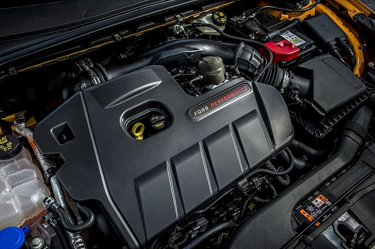 Der Vierzylinder Turbo-Benziner stammt vom Mustang