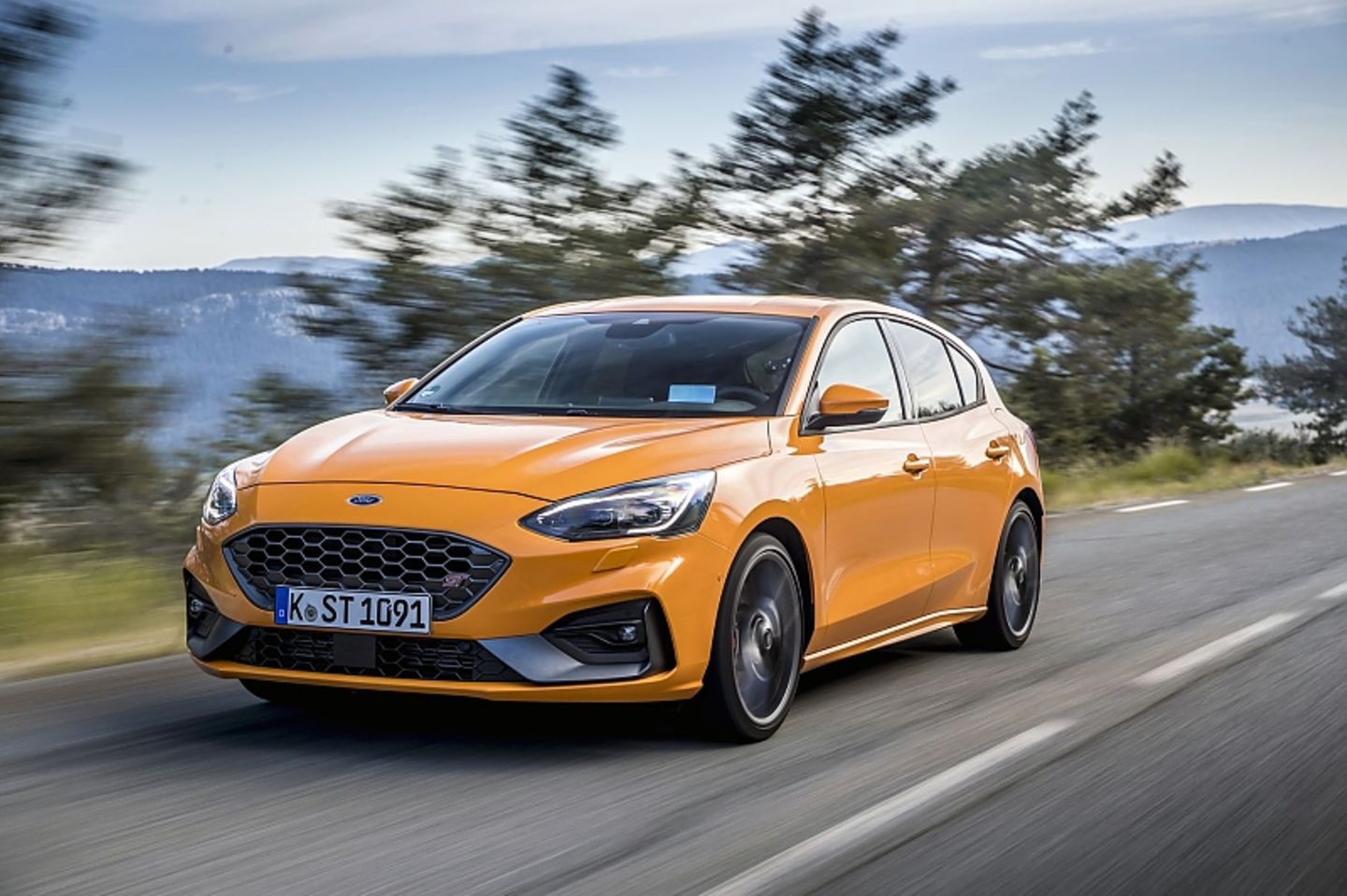 Der 2.3 Liter Benziner leistet 206 kW / 280 PS