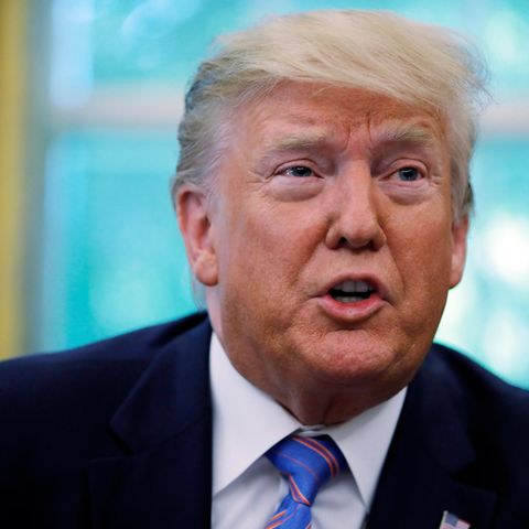 Donald Trump spricht im Oval Office des Weißen Hauses