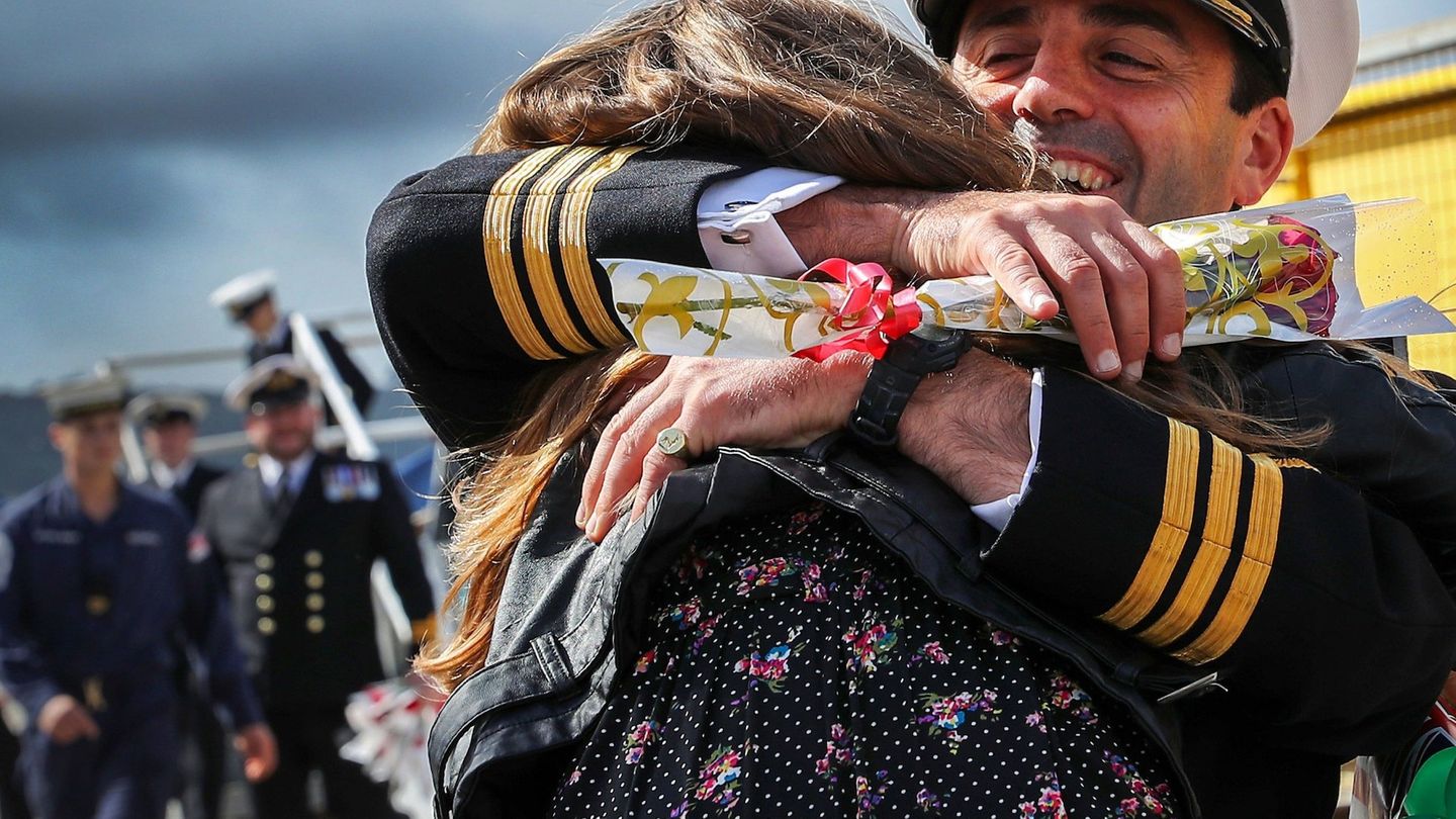 Rückkehr der "HMS Sutherland" in den Heimathafen Devonport nach einem siebenmonatigen Einsatz.