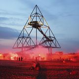 Beleuchtete Industrieanlage