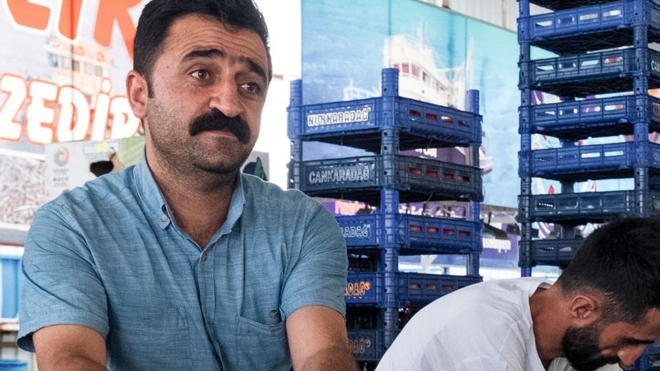 Türkei: Zum Gemüsehändler Ferhat Akin kam Imamoglu als Bezirksbürgermeister sogar nach Hause. Und bezahlte die Beschneidung seiner Söhne. Zum Gemüsehändler Ferhat Akin kam Imamoglu als Bezirksbürgermeister sogar nach Hause. Und bezahlte die Beschneidung seiner Söhne.