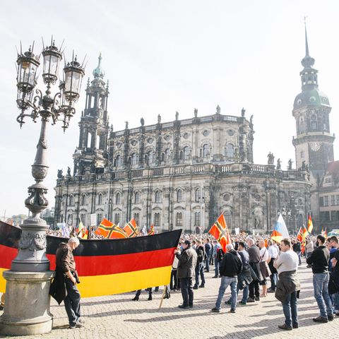 Pegida-Demonstranten 2016 in Dresden
