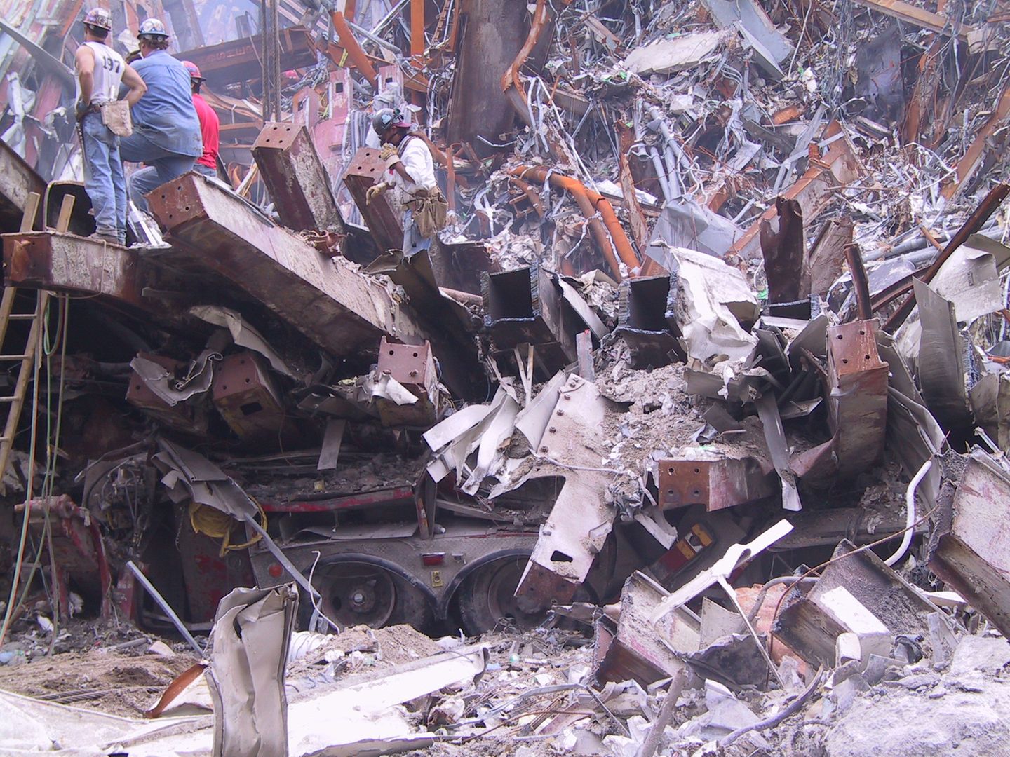 11. September 2001: Einmalige Fotos von den Aufräumarbeiten | STERN.de