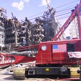 Eine Raupe im Katastropheneinsatz