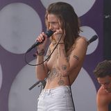 Selma Judith bei ihrem letzten letzten Song. Die Band ließ die Hüllen fallen.