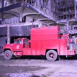 Ein roter Ford-Lkw