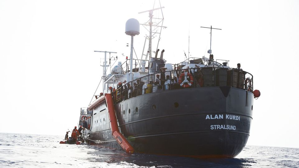 Rettungsschiff "Alan Kurdi" mit Kurs auf Lampedusa