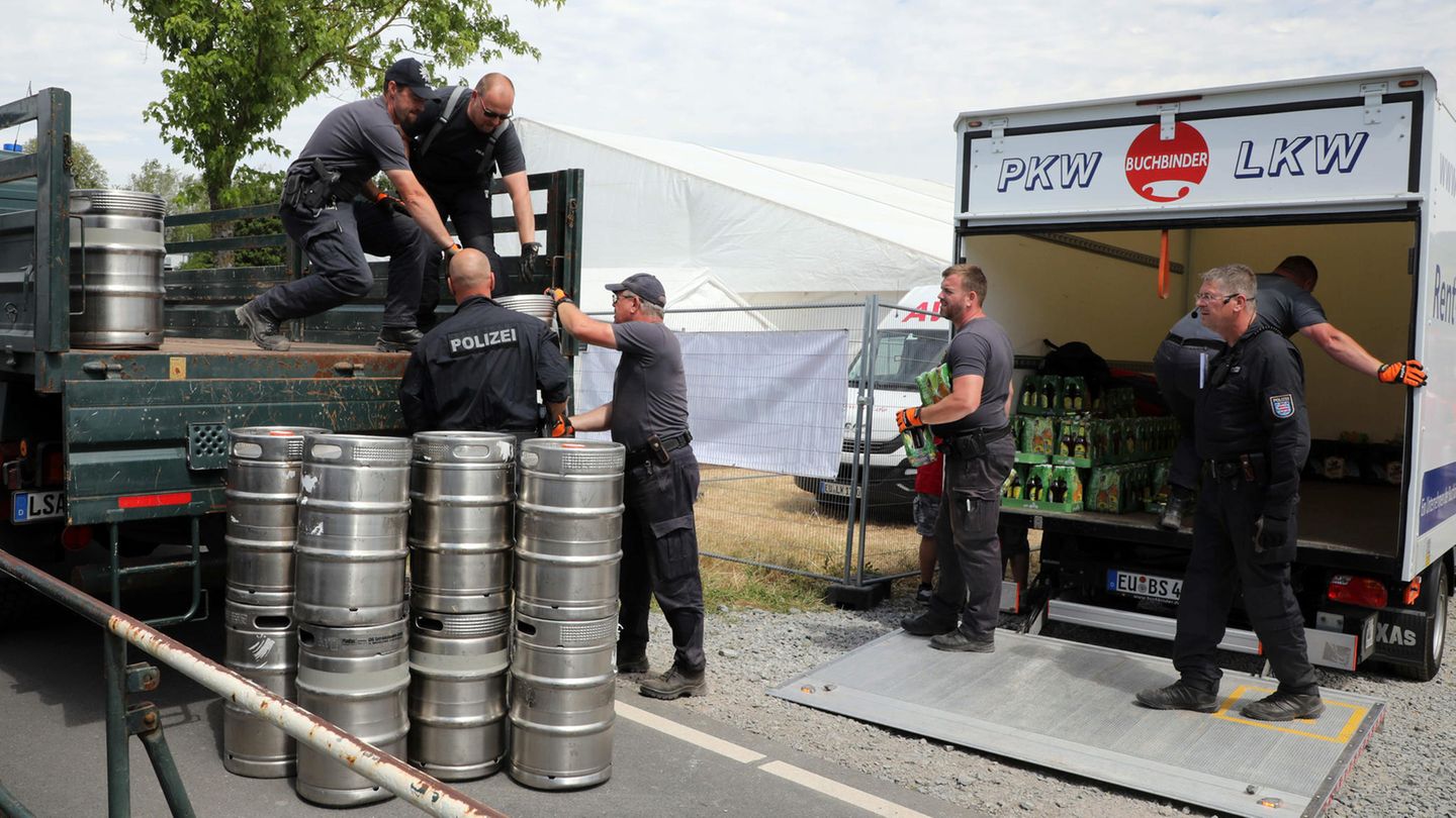 Themar - Rechtsrock-Festival - Bier - Protest