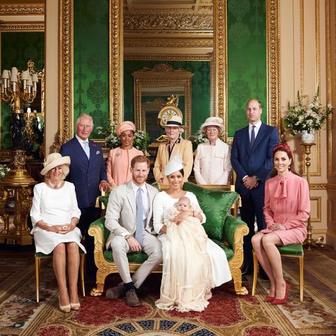 Zu Archies Taufe posieren alle gemeinsam - nur die Queen fehlt
