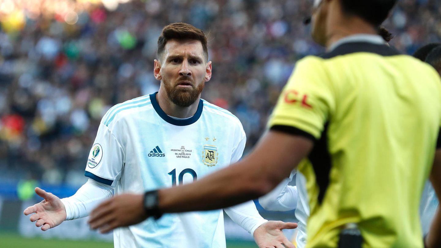 Lionel Messi sieht Rot und versteht die Welt nicht mehr
