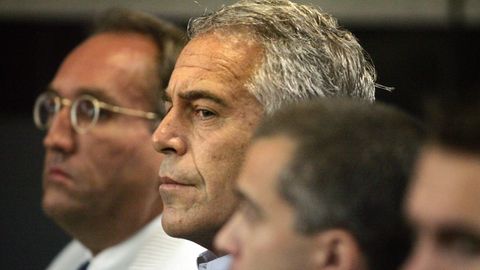 Bereits 2007 ermittelten die Behörden wegen Sexhandels mit Minderjährigen gegen US-Milliardär Jeffrey Epstein