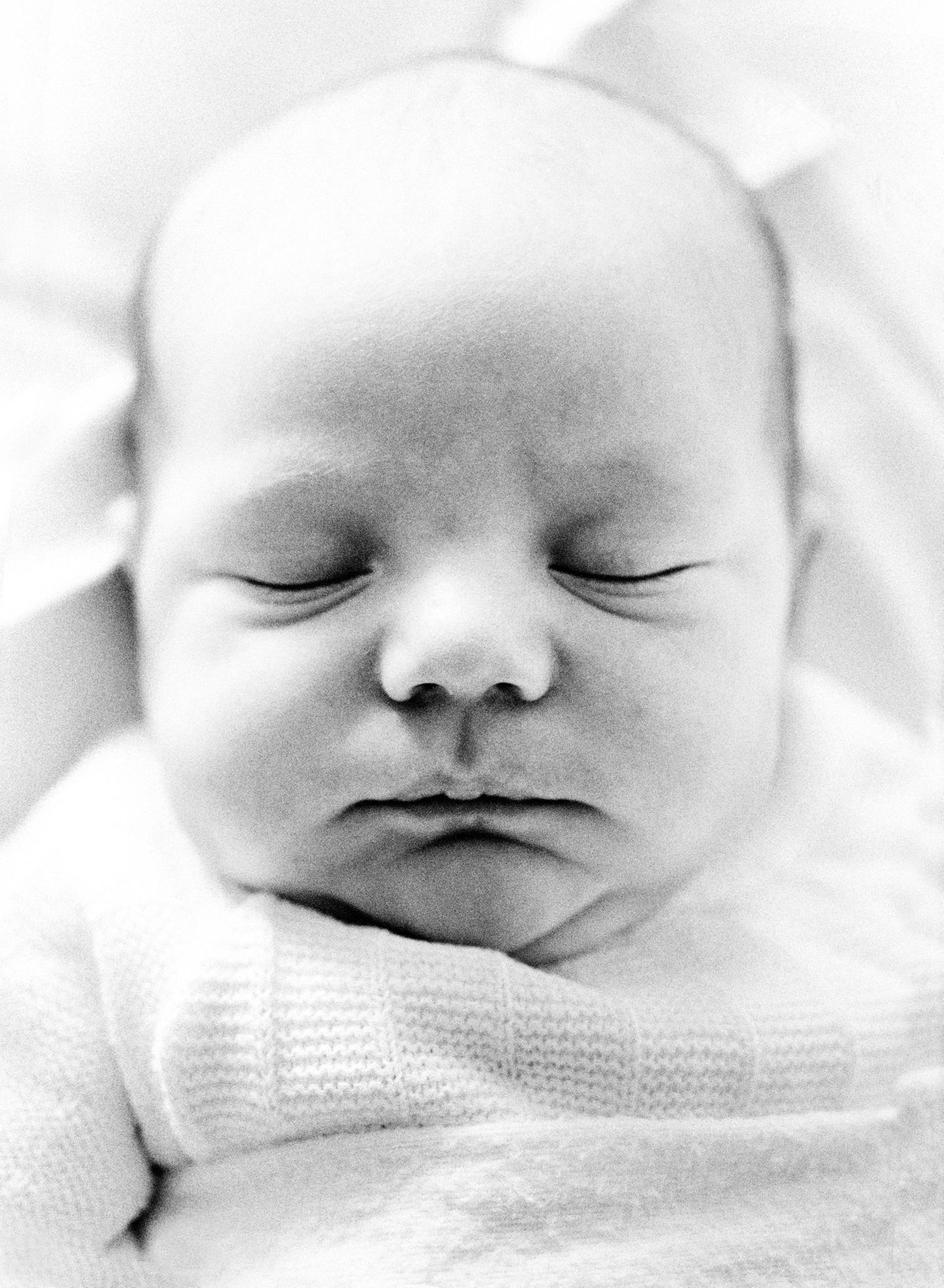 Neugeboren Ein Baby schläft friedlich
