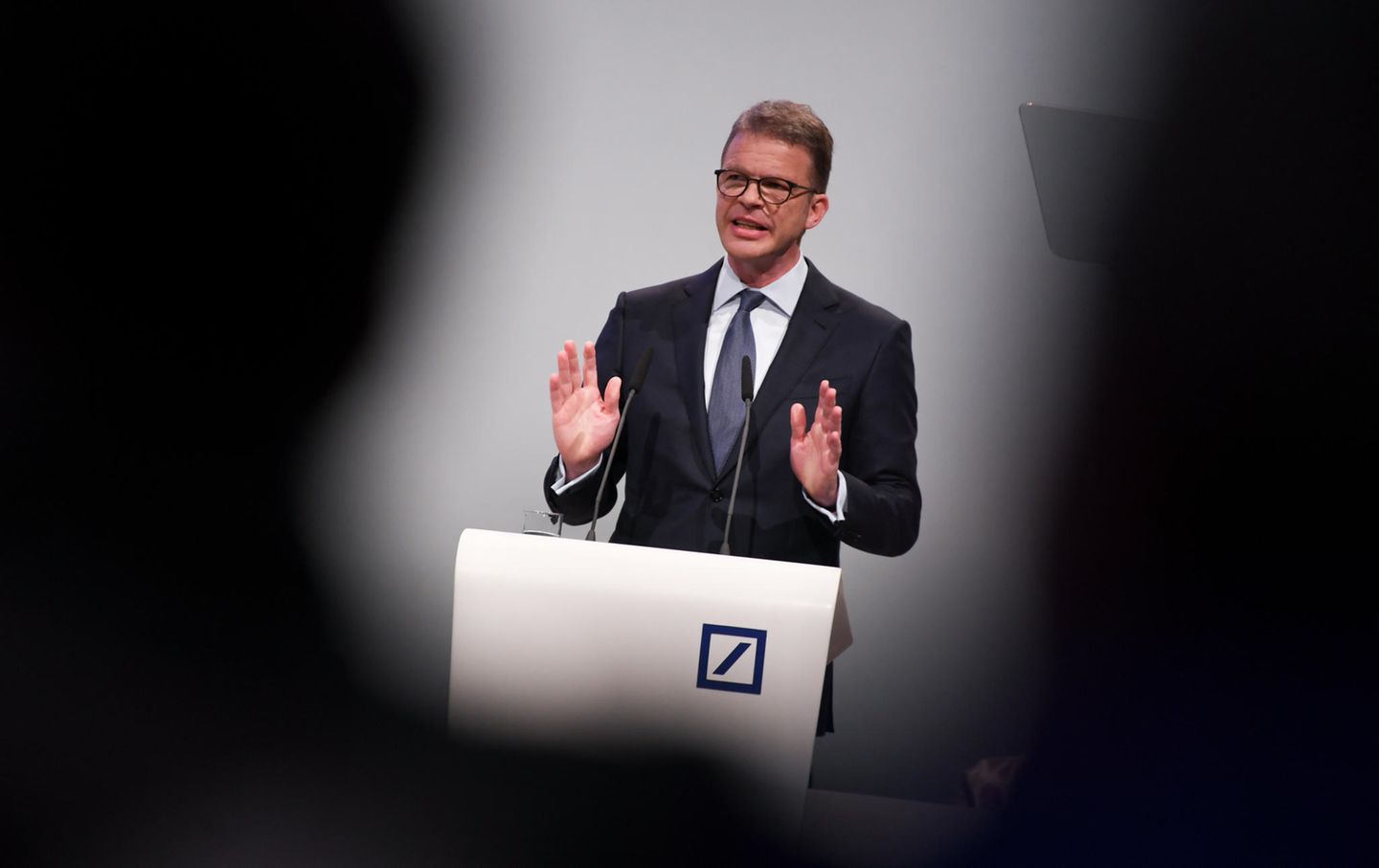 Stellenabbau Deutsche Bank Hat Es Eilig Erste Schreibtische Schon Leer Stern De