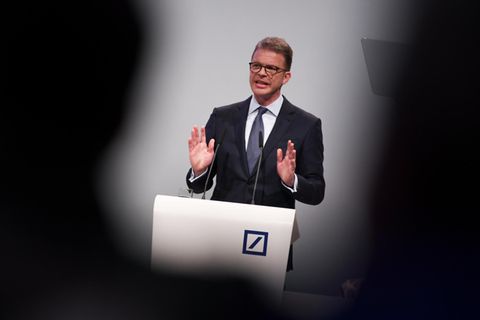 Christian Sewing will die Deutsche Bank radikal umbauen