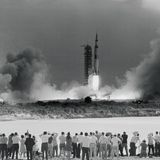 Blick von der Presse-Tribüne: Start der Mond-Mission am 16. Juli 1969 am Kennedy Space Center, auf Merritt Island in Florida.