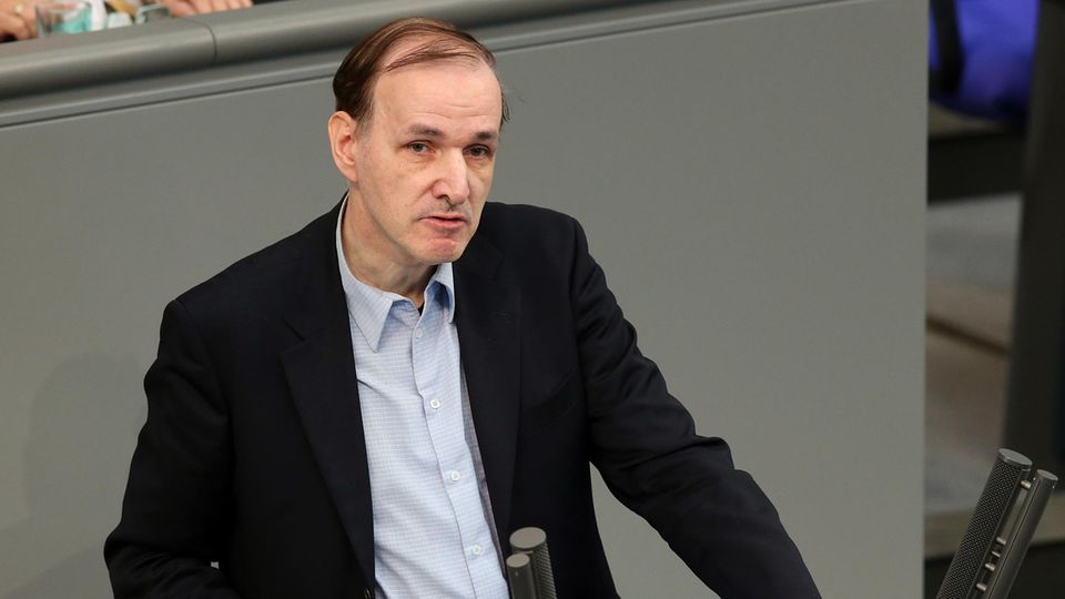 Gottfried Curio Gottfried Curio ist Sprecher des Arbeitskreises Innenpolitik der AfD-Bundestagsfraktion