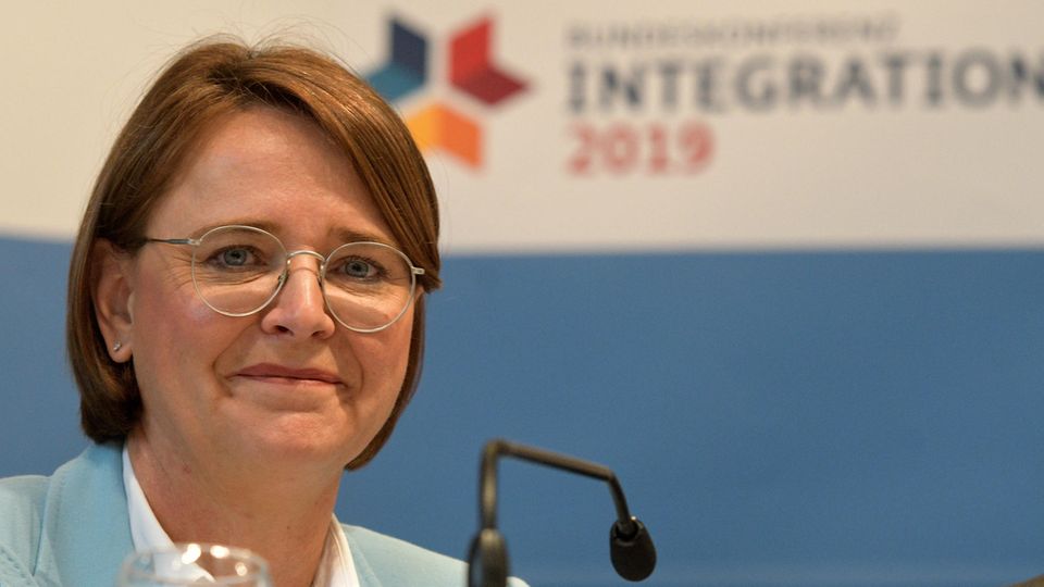 Annette Widmann-Mauz Annette Widmann-Mauz (CDU) ist Staatsministerin für Migration, Flüchtlinge und Integration im Bundeskanzleramt