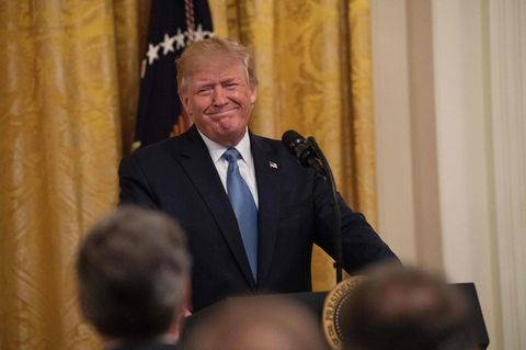Donald Trump lobt seine Umweltpolitik bei einer Veranstaltung im Weißen Haus.
