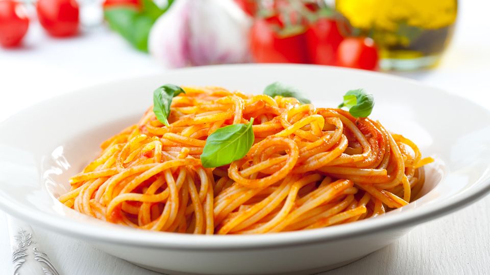 Spaghetti mit Tomatensoße Spaghetti mit Tomatensoße