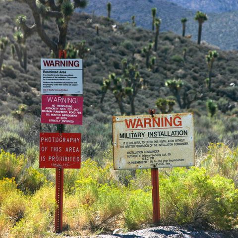 Verbotsschilder Area 51