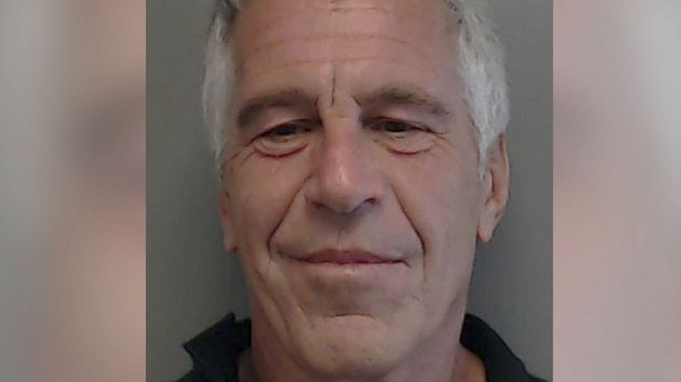 Mit diesem Foto ist Jeffrey Epstein in einer Datenbank für Sexualstraftäter gespeichert Mit diesem Foto ist Jeffrey Epstein in einer Datenbank für Sexualstraftäter gespeichert