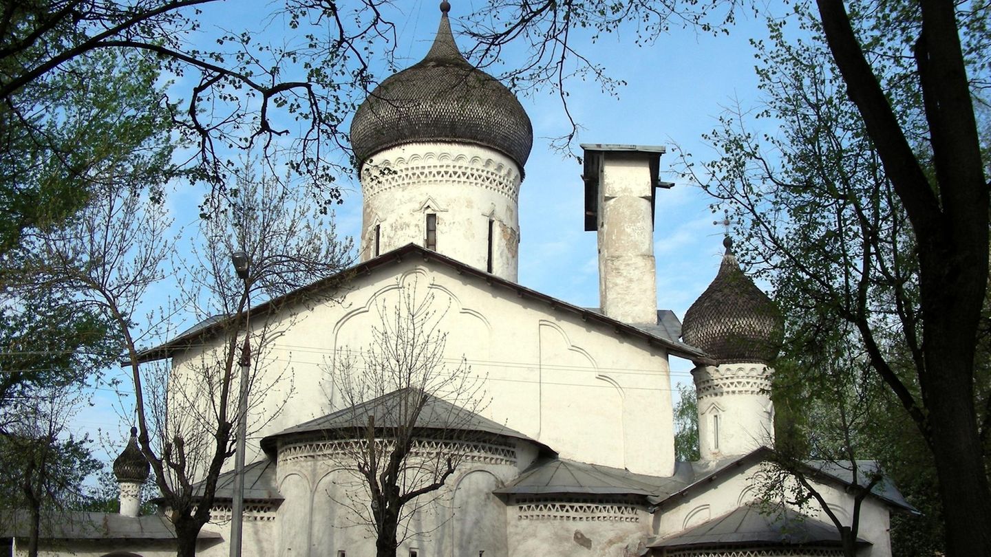 Kirchen, Kathedralen und Kloster der historischen Stadt Pskov, Russland