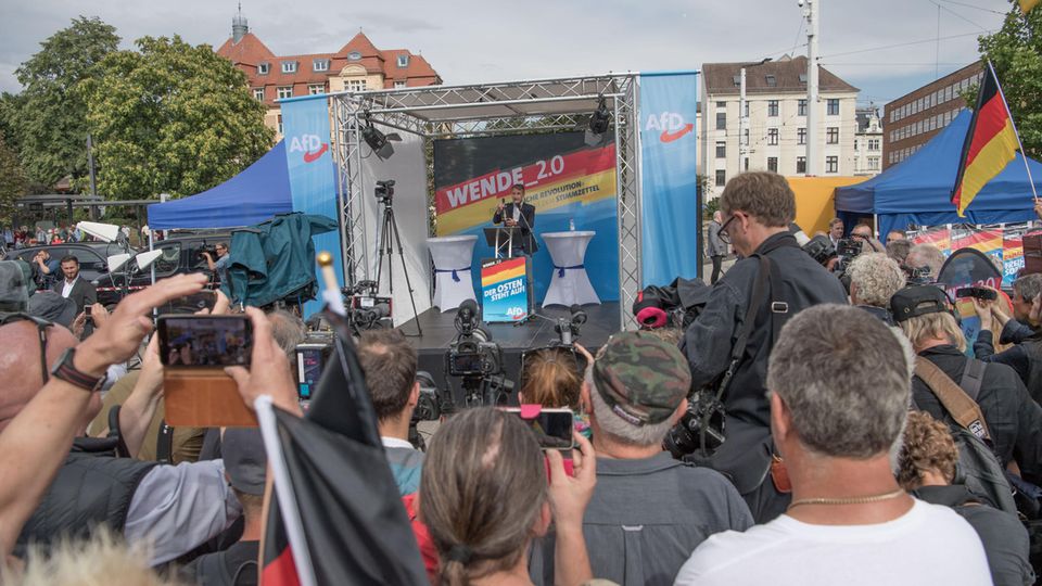 Björn Höcke, Landesvorsitzender der AfD in Thüringen, spricht beim Wahlkampfauftakt vor der Landtagswahl