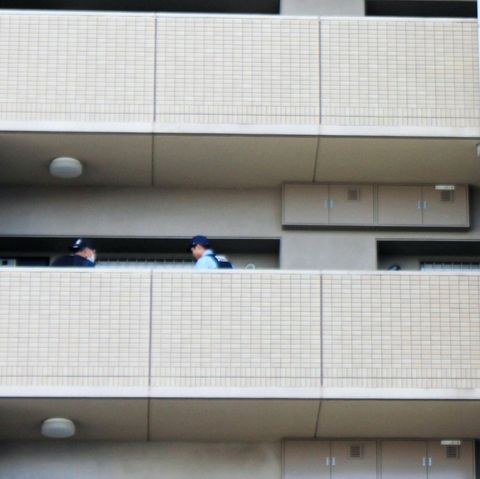 23. August 2016: Polizisten durchsuchen die Wohnung, in der die Familie gelebt hatte