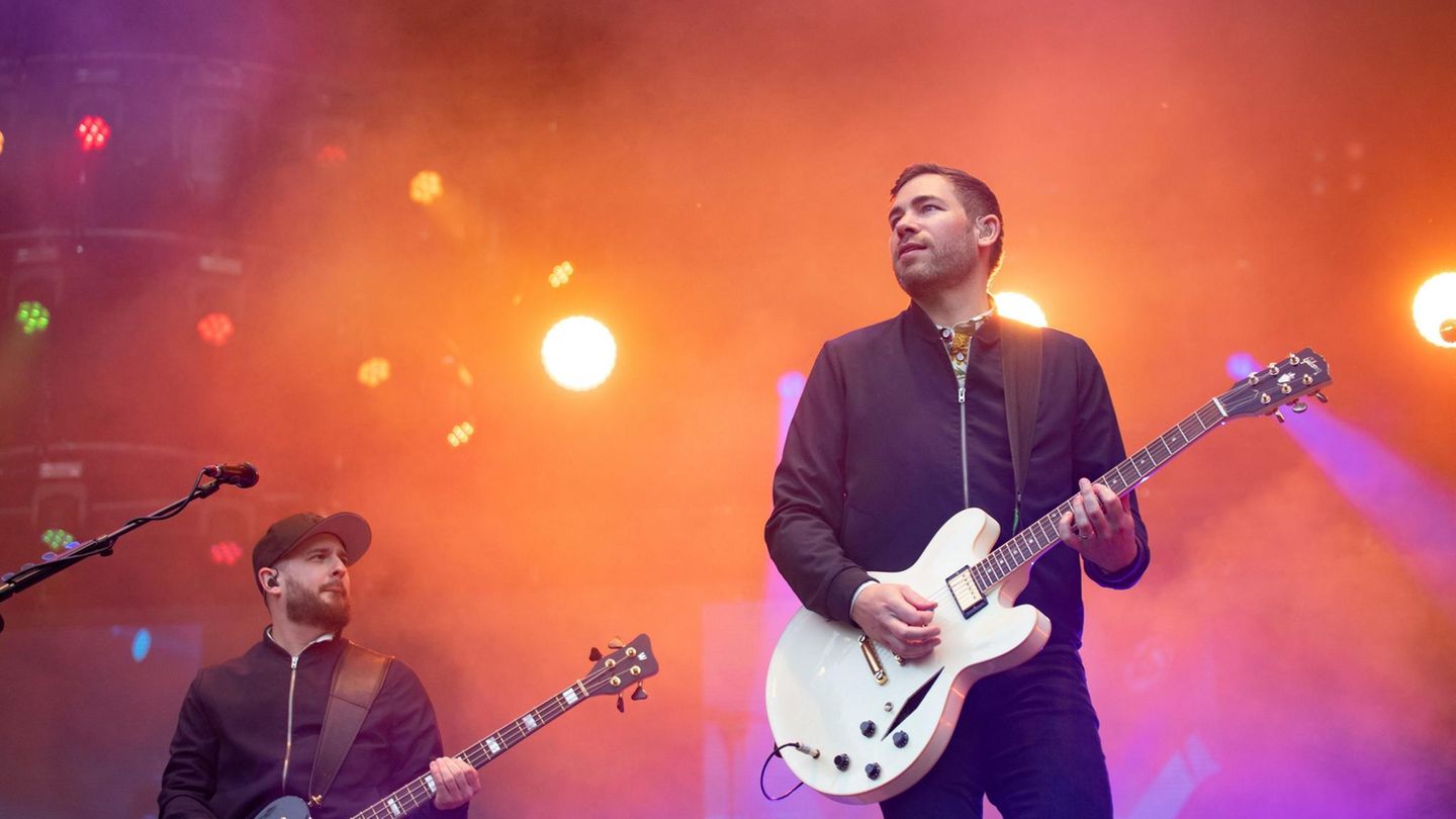 Die Band Revolverheld bei einem Live-Konzert