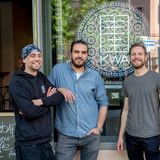 Sie wollen den Döner besser machen. Die Gründer von "Kebap With Attitude" (von links) Daniel Herbert, Deniz Buchholz, Jannis Nowinski