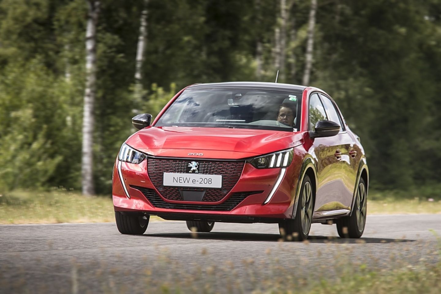 Peugeot e-208