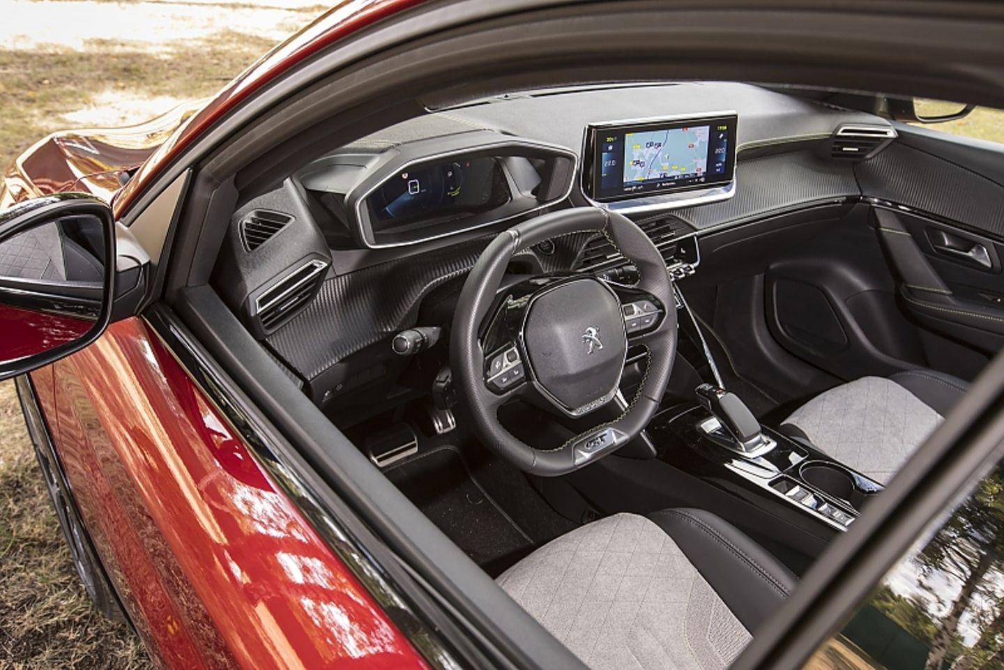 Peugeot e-208